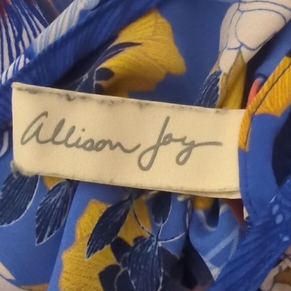 Allison Joy Blue Floral Tank - Picture 5 of 6